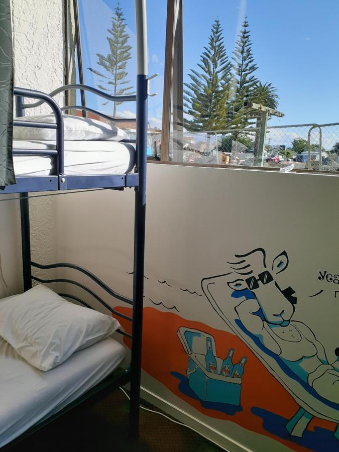 Хостел Bouncing Lamb Backpackers Нельсон Экстерьер фото